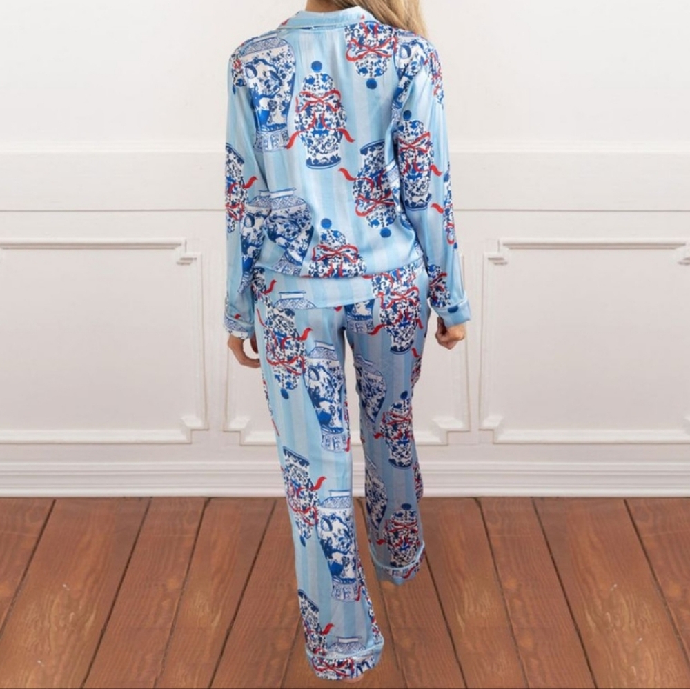 8 Oak Lane | Chic Blue Ginger Jar Print Pajama Set - Picture 6 of 12